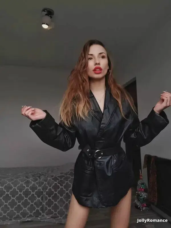 Viktoriia, 24
